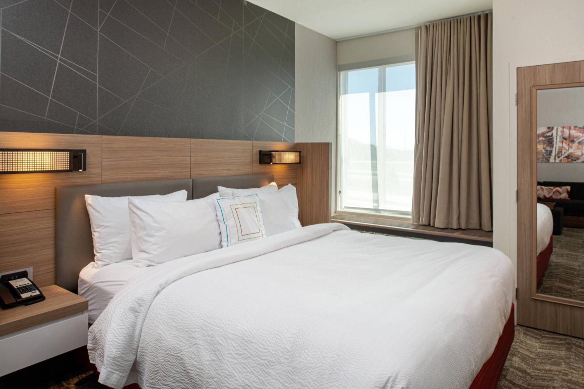 Springhill Suites By Marriott Kansas City Northeast Екстер'єр фото